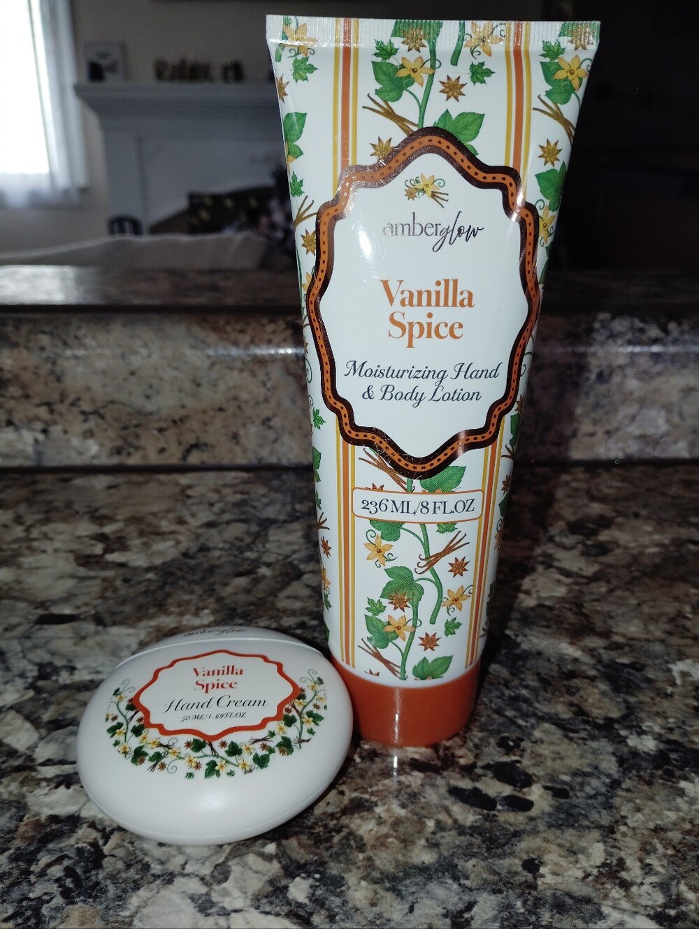Vanilla Spice Moisturizing Hand & Body Lotion – White & Green